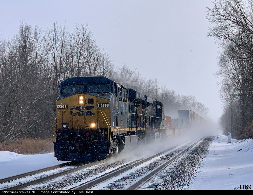 CSX 5498 on I169